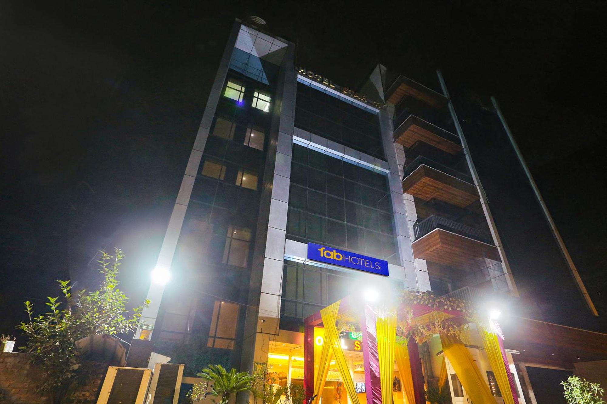Fabhotel Prime Star 17 - Nr Yashobhoomi Convention Centre Delhi  Exterior photo