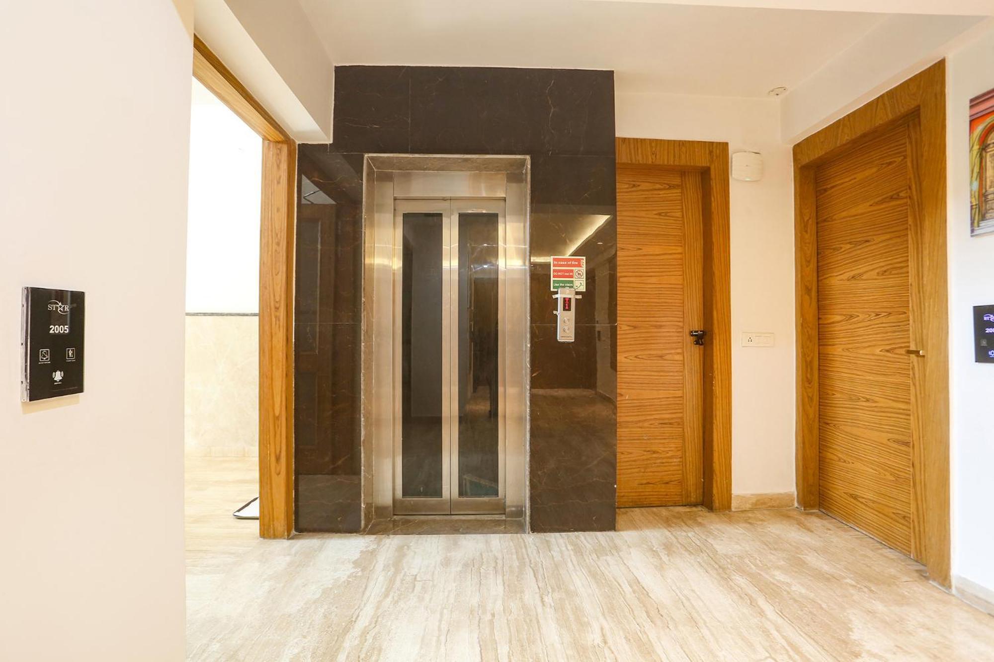 Fabhotel Prime Star 17 - Nr Yashobhoomi Convention Centre Delhi  Exterior photo